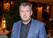 D689_carousel